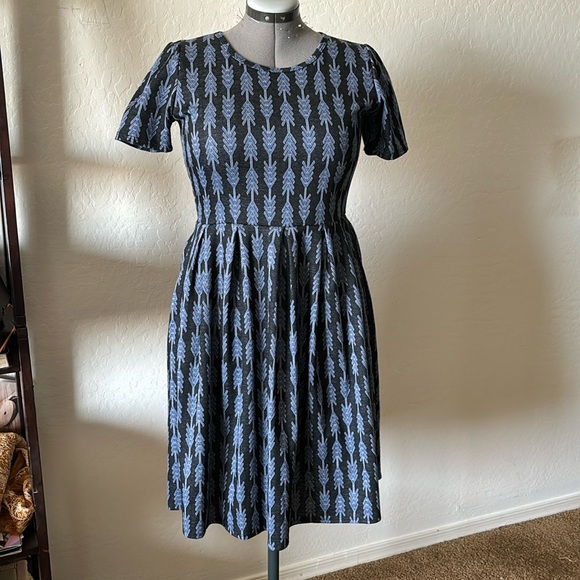 Blue and charcoal arrow/chevron print dress - Picture 1 of 10